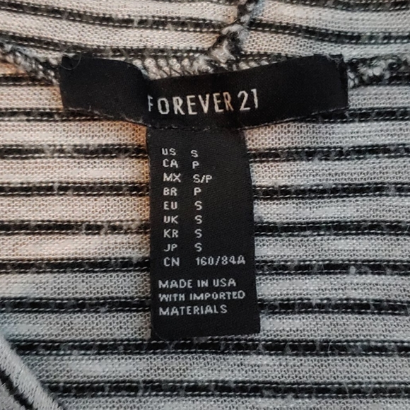 Black and White striped sweatshirt - Picture 7 of 7